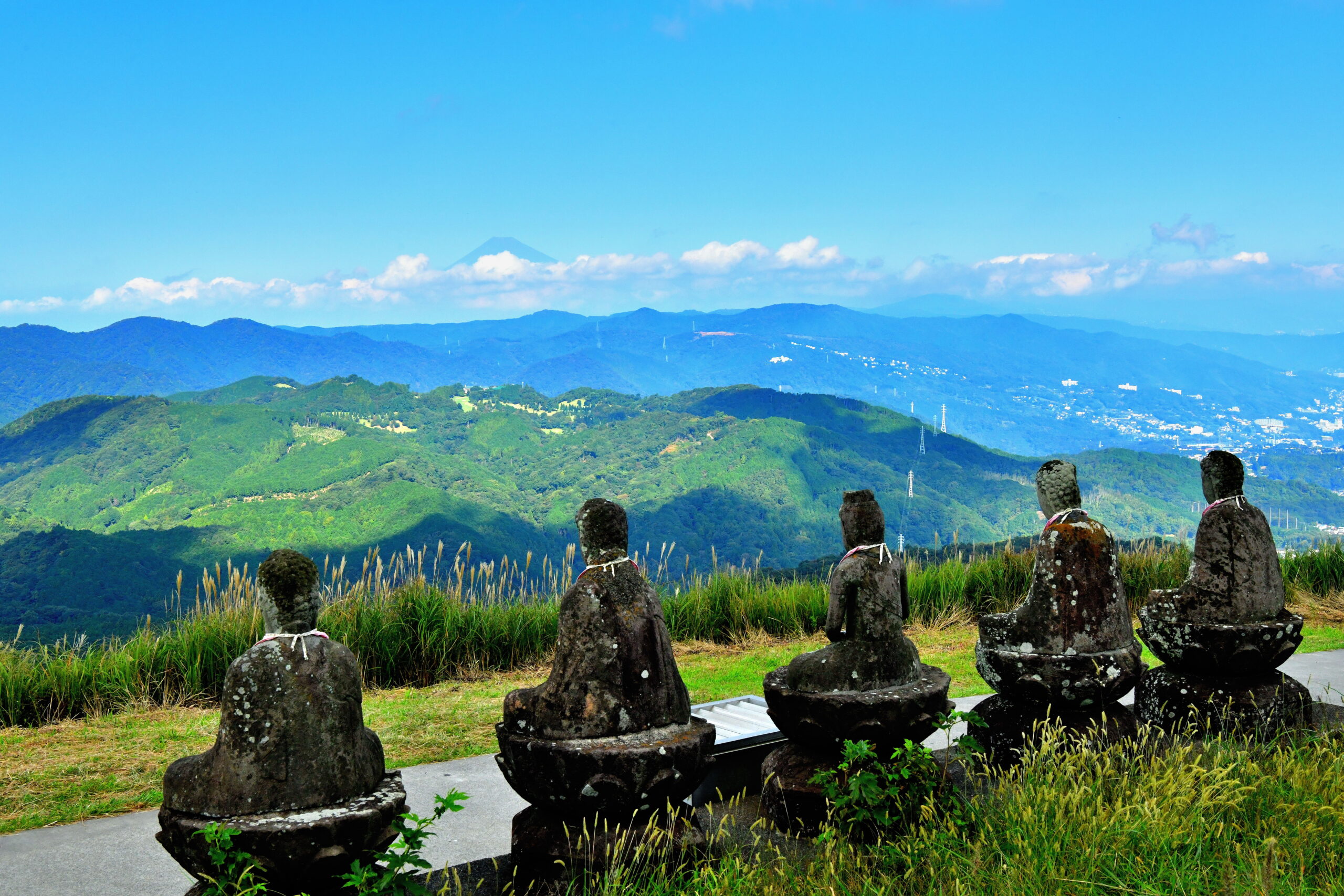 大室山山頂から眺める伊豆高原の景色